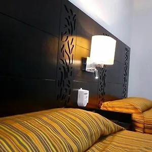 2* Aparthotel Siete 32